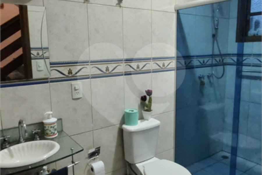 Casa à venda com 4 quartos, sendo 1 suíte, no condomínio Parque Suiça, Caieiras - SP