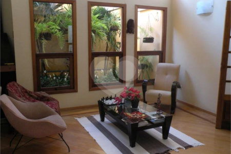 Casa à venda ou para alugar com 5 suítes em Parque dos Príncipes, São Paulo, SP