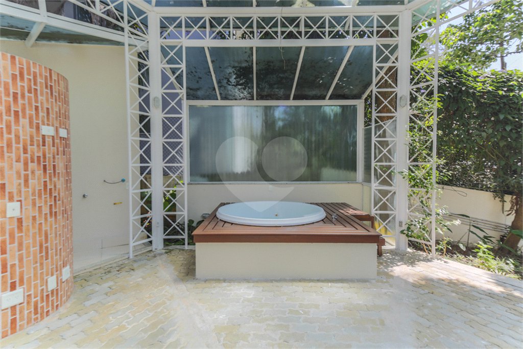 Casa à venda com 5 suítes no condomínio Chácara Flora, São Paulo - SP