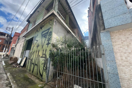 Sobrado à venda com 7 quartos em Cidade Continental, São Paulo, SP