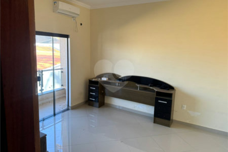 Casa à venda com 4 quartos, sendo 1 suíte, em Vila Santana, Sorocaba, SP