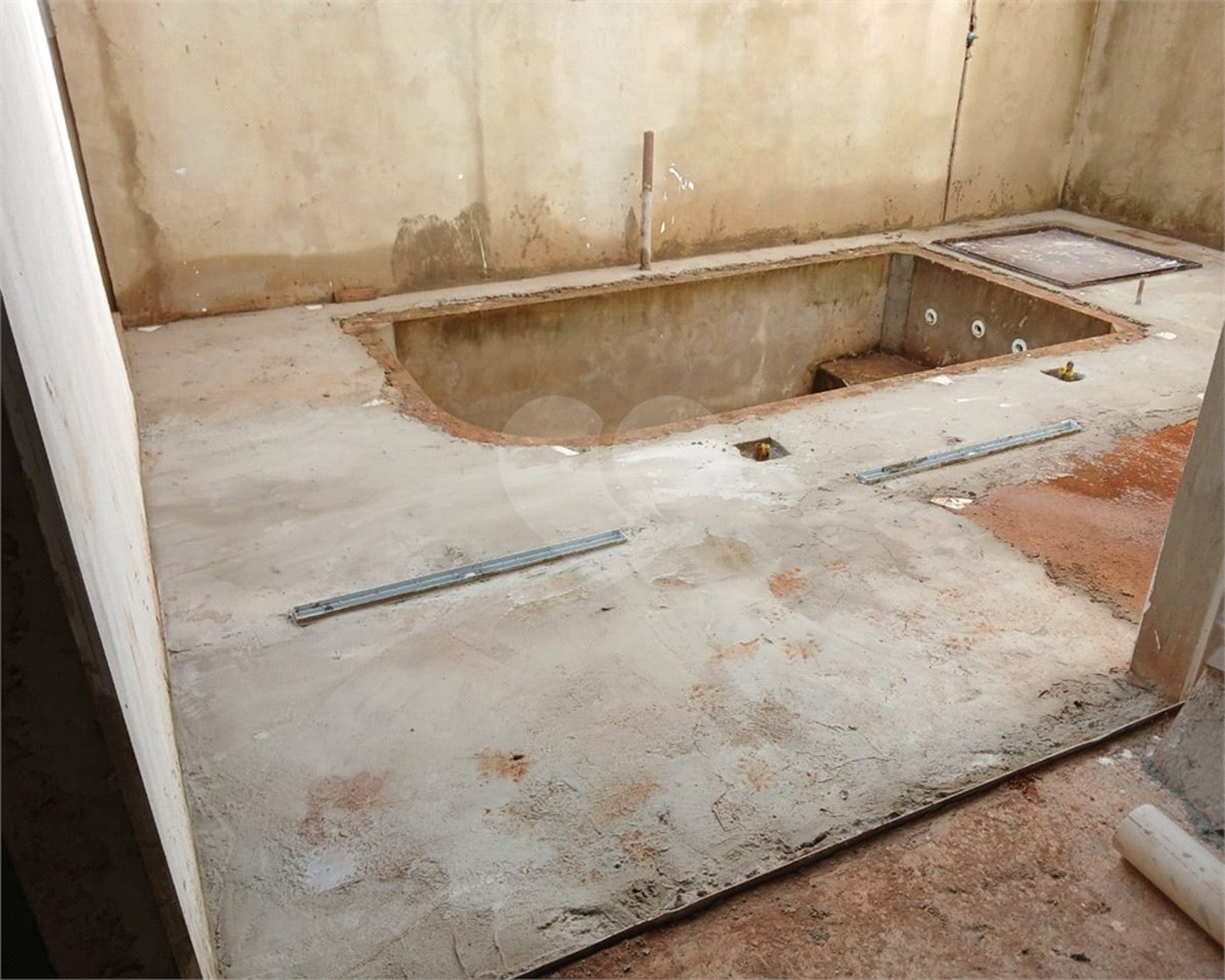 Casa à venda com 3 quartos, sendo 1 suíte, no condomínio Residencial Jardim, Sorocaba - SP