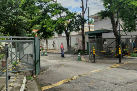 Casa à venda com 4 suítes em Vila Pirajussara, São Paulo, SP