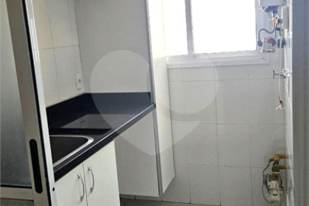Apartamento à venda com 3 quartos, sendo 1 suíte, em Vila Paulo Silas, São Paulo, SP