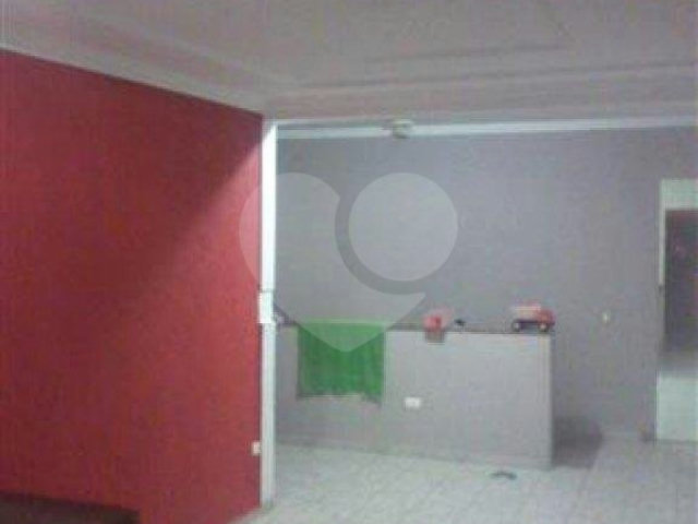 Casa à venda com 4 quartos, sendo 1 suíte,  em Jardim Peri, São Paulo, SP