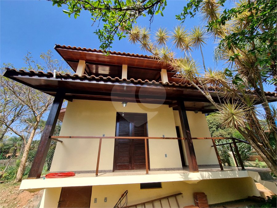 Casa à venda com 4 quartos, sendo 2 suítes, em Bosque, Vinhedo, SP