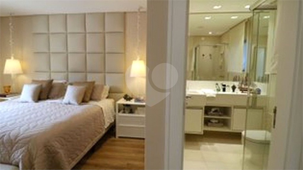 Sobrado à venda com 4 quartos, sendo 3 suítes, em Paraíso do Morumbi, São Paulo, SP