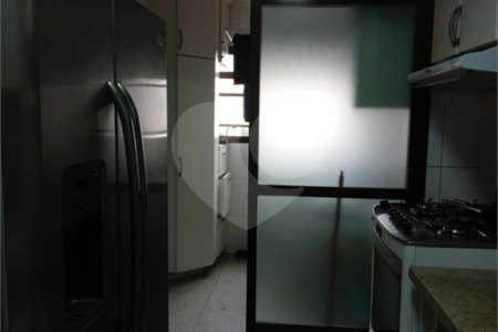 Apartamento à venda com 3 quartos, sendo 2 suítes,  em Campo Belo, São Paulo, SP