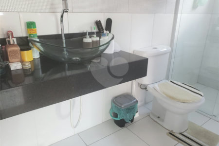 Sobrado à venda com 4 quartos, sendo 2 suítes, em Vila Mazzei, São Paulo, SP