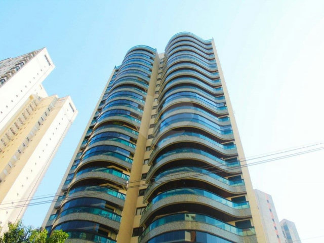 Apartamento à venda com 4 quartos, sendo 2 suítes,  em Campo Belo, São Paulo, SP