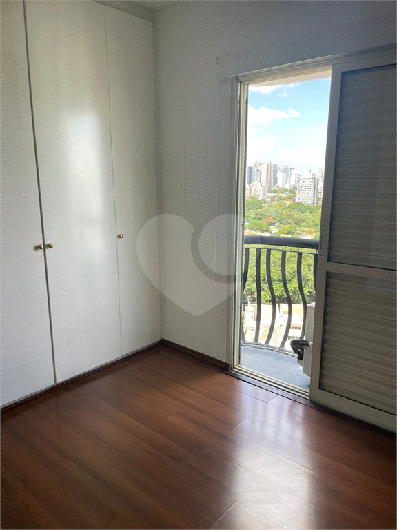 Apartamento para alugar com 3 quartos, sendo 1 suíte, em Indianópolis, São Paulo, SP