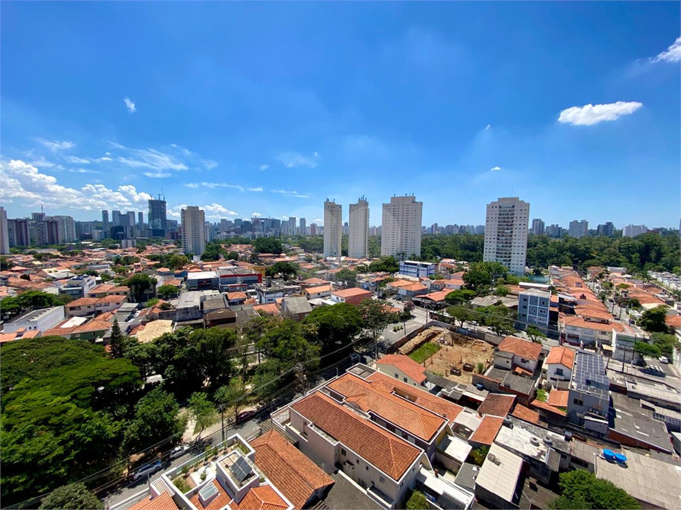 Apartamento à venda com 2 quartos, sendo 1 suíte, em Santo Amaro, São Paulo, SP