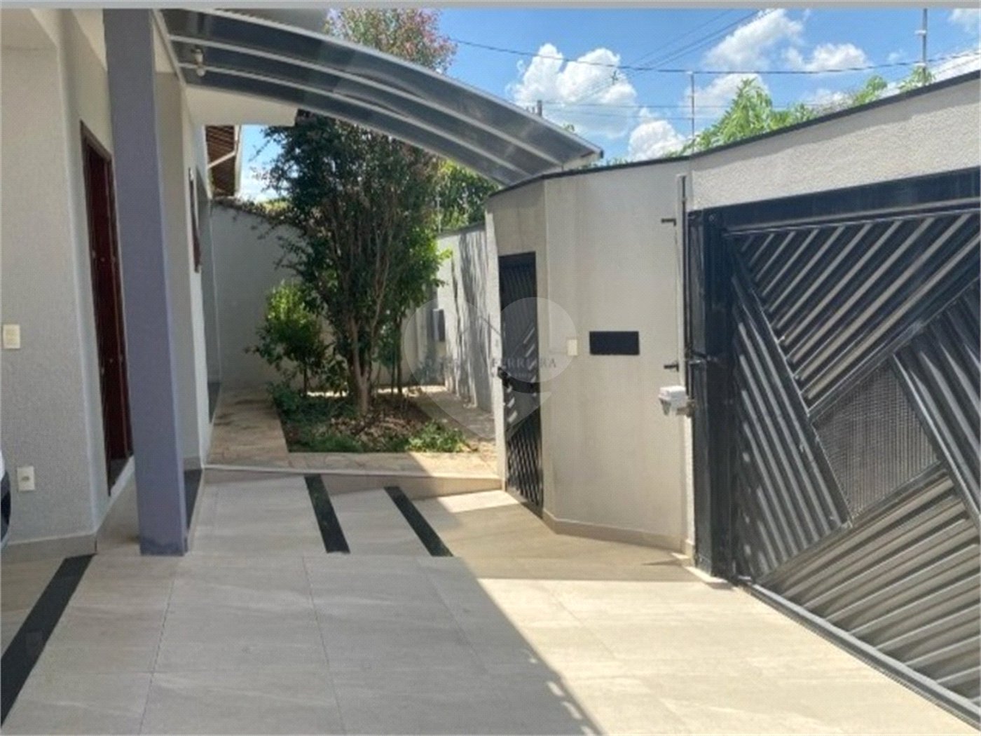 Casa à venda com 4 quartos, sendo 1 suíte, em Jardim Esplanada, Indaiatuba, SP