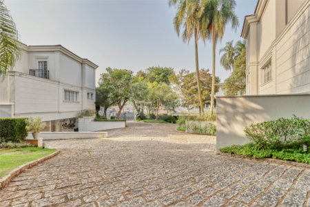 Casa à venda com 4 suítes no condomínio L'unique, São Paulo - SP