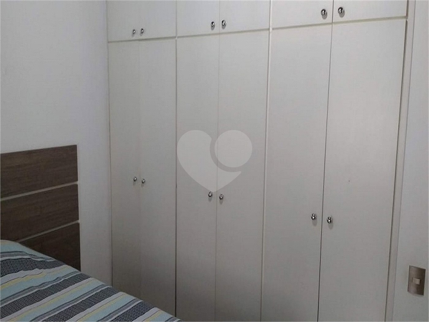 Casa à venda com 4 quartos, sendo 2 suítes,  no condomínio Ypê Branco I, São Paulo - SP