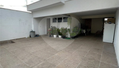 Casa à venda com 3 quartos, sendo 1 suíte,  em Vila Oliveira, Mogi das Cruzes, SP