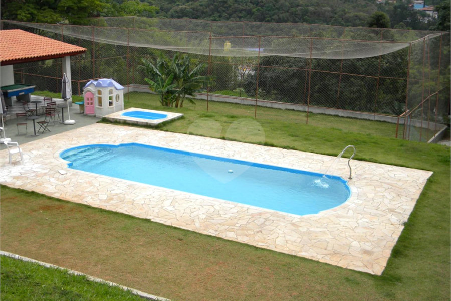 Chácara à venda com 7 quartos, sendo 1 suíte, em Capoavinha, Mairiporã, SP