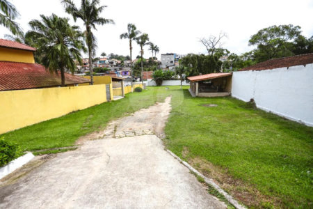 Chácara à venda com 3 quartos, sendo 1 suíte, em Vila São Pedro, Suzano, SP