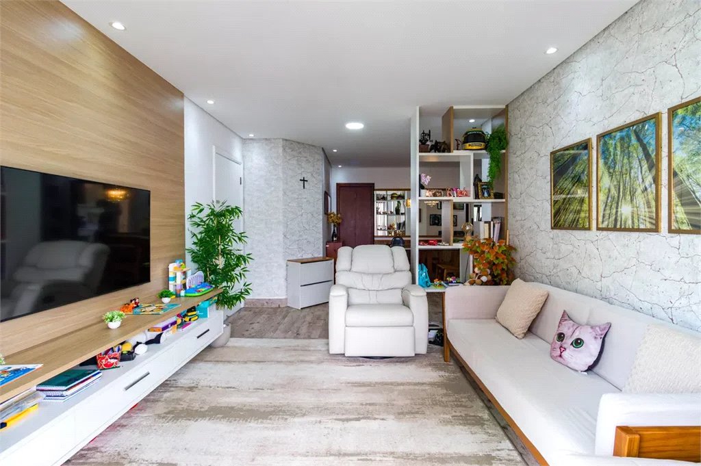 Apartamento à venda com 3 quartos, sendo 1 suíte,  em Vila Andrade, São Paulo, SP
