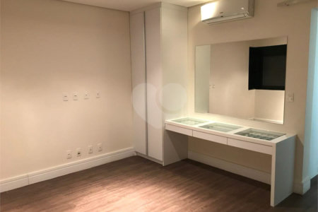 Casa à venda com 6 quartos, sendo 3 suítes, no condomínio Jardim Vila Paradiso, Indaiatuba - SP
