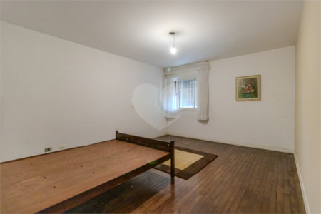Casa Térrea à venda com 4 quartos, sendo 1 suíte, em Brooklin, São Paulo, SP