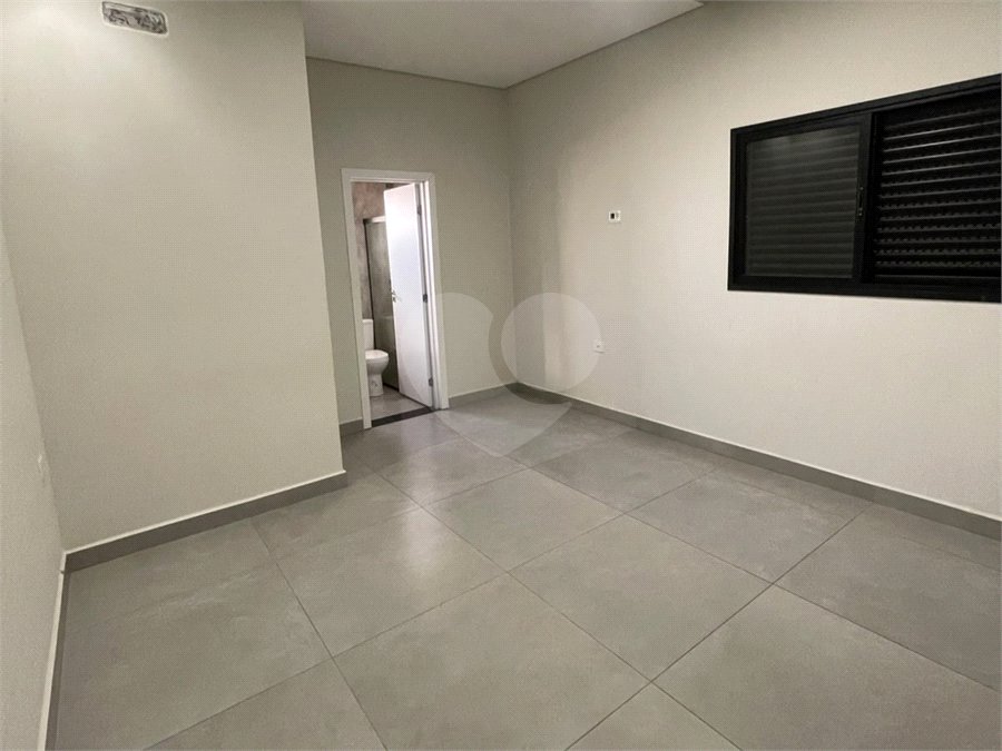Casa à venda com 3 quartos, sendo 1 suíte, no condomínio Helena Maria, Sorocaba - SP