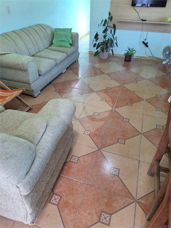 Chácara à venda ou para alugar com 3 quartos, sendo 1 suíte,  em Parque Residencial Itapeti, Mogi das Cruzes, SP