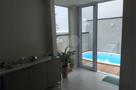 Casa à venda com 4 quartos, sendo 1 suíte,  no condomínio Vivaldi, Mogi das Cruzes - SP