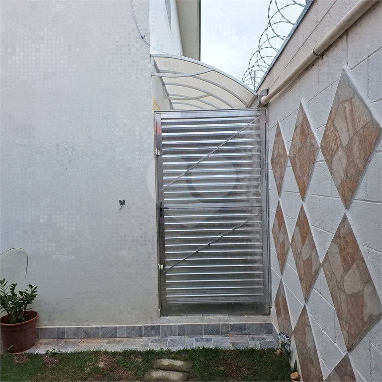 Casa à venda com 2 quartos no condomínio Residencial Cristal Lll, Mogi das Cruzes - SP