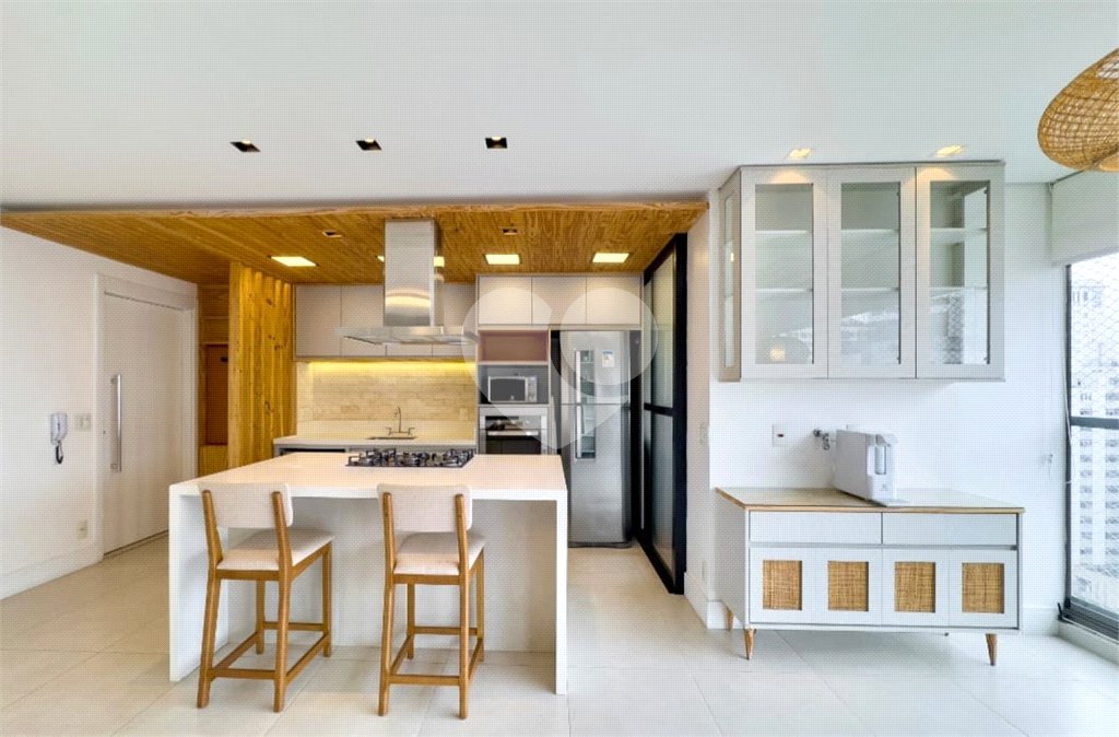 Apartamento à venda com 2 quartos, sendo 1 suíte,  em Vila Olímpia, São Paulo, SP