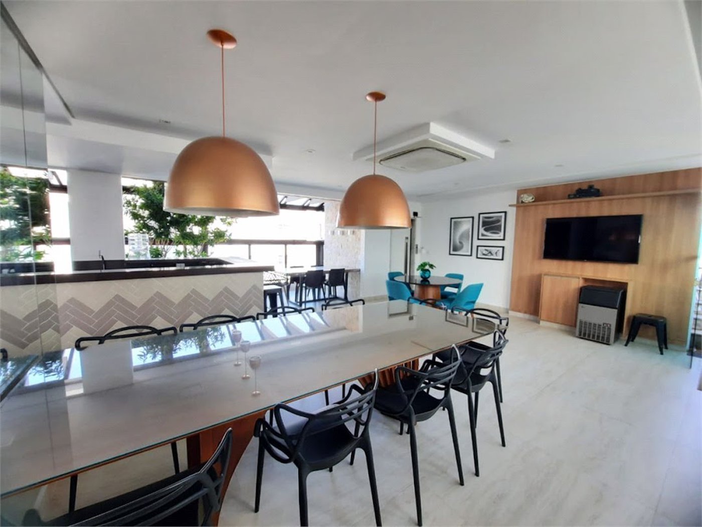 Apartamento Residencial à venda, Pitangueiras, Guarujá - AP0136.