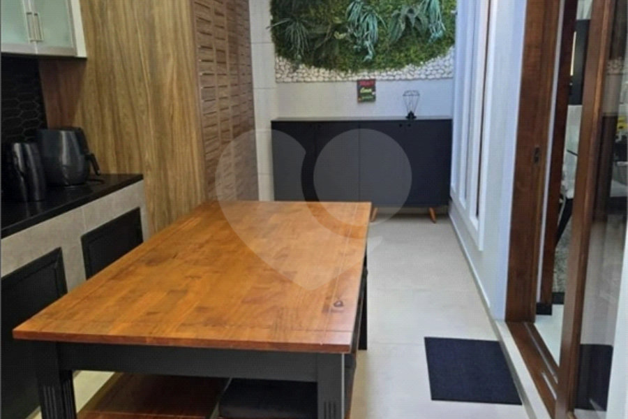 Casa à venda com 4 quartos, sendo 2 suítes, no condomínio Bosque dos Pássaros, São Paulo - SP