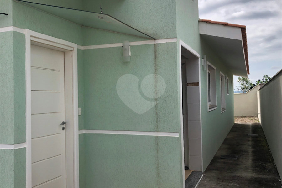 Casa à venda com 3 quartos, sendo 1 suíte, no condomínio Marfi Iii- Fase Iii, Bom Jesus dos Perdões - SP