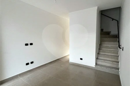 Sobrado à venda com 3 suítes em Vila Gustavo, São Paulo, SP