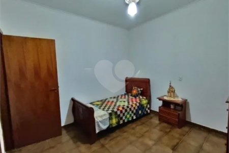 Casa à venda com 3 quartos, sendo 1 suíte, em Parque dos Bandeirantes, Ribeirão Preto, SP