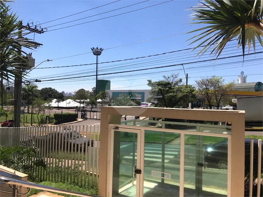 APARTAMENTO MOBILIADO EM FRENTE AO SHOPPING 02 DORMITÒRIOS