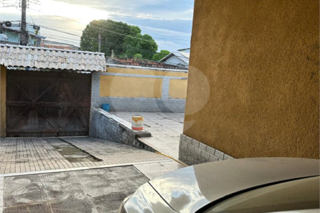 Casa à venda com 3 quartos em Santa Cruz, Rio de Janeiro, RJ