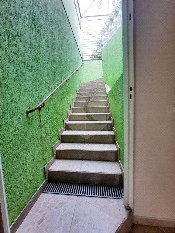 Sobrado à venda com 4 quartos, sendo 3 suítes, em Região Central, Caieiras, SP