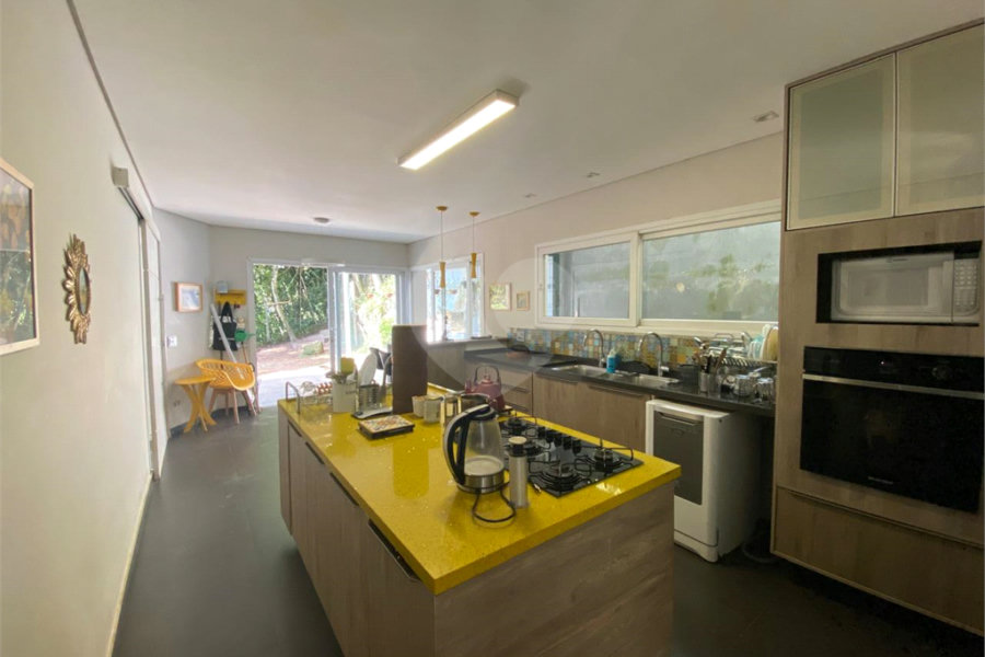 Casa à venda com 4 suítes no condomínio Alpes da Cantareira, Mairiporã - SP