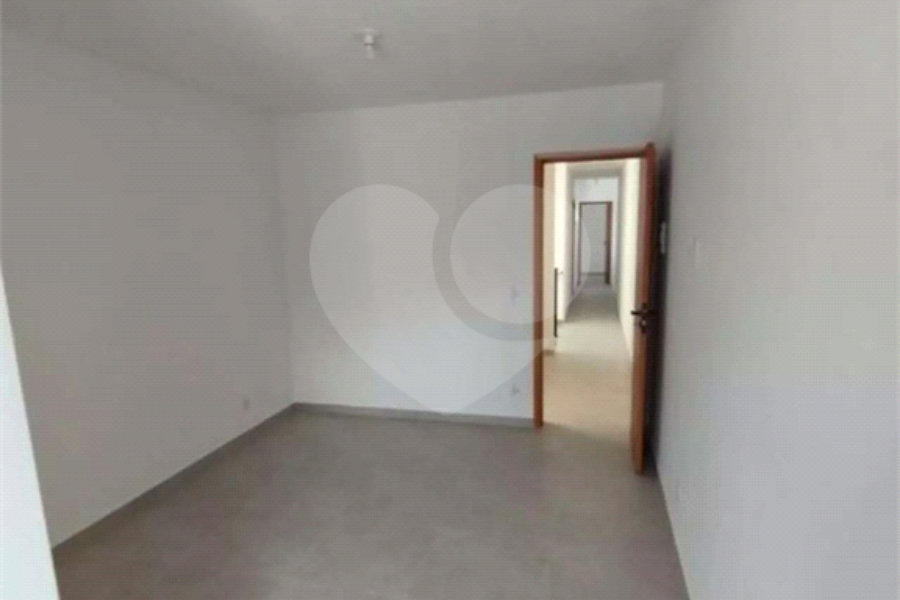 Sobrado à venda com 3 quartos, sendo 1 suíte,  em Jardim Maristela, São Paulo, SP
