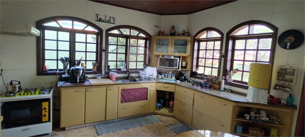 Casa à venda com 3 quartos, sendo 1 suíte, no Centro, Extrema, MG