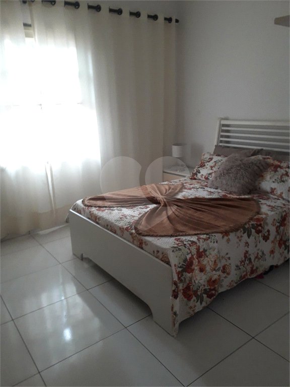Casa Térrea à venda com 3 quartos em Jardim Nadir, São Paulo, SP
