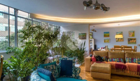 Apartamento à venda com 4 quartos, sendo 2 suítes,  em Copacabana, Rio de Janeiro, RJ