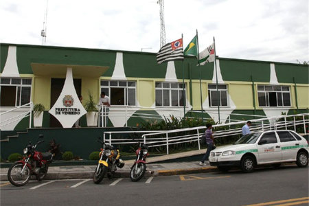 Casa à venda com 3 suítes em Pinheirinho, Vinhedo, SP