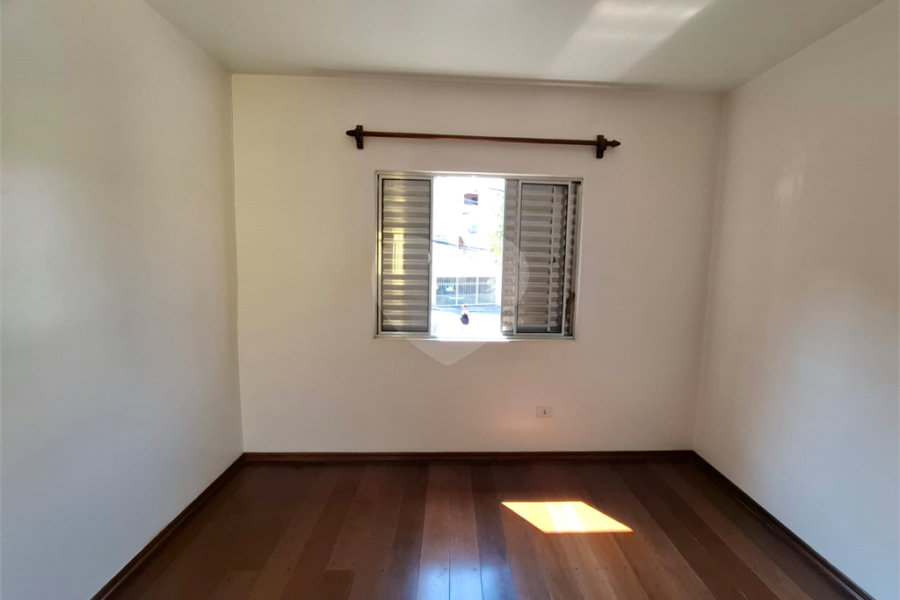 Sobrado à venda com 3 quartos no Brasilândia, São Paulo, SP