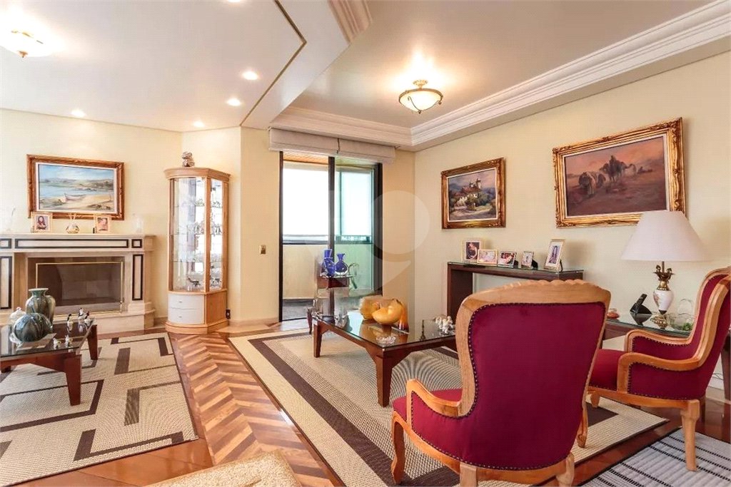 Apartamento à Venda 220m² Moema 4 Quartos