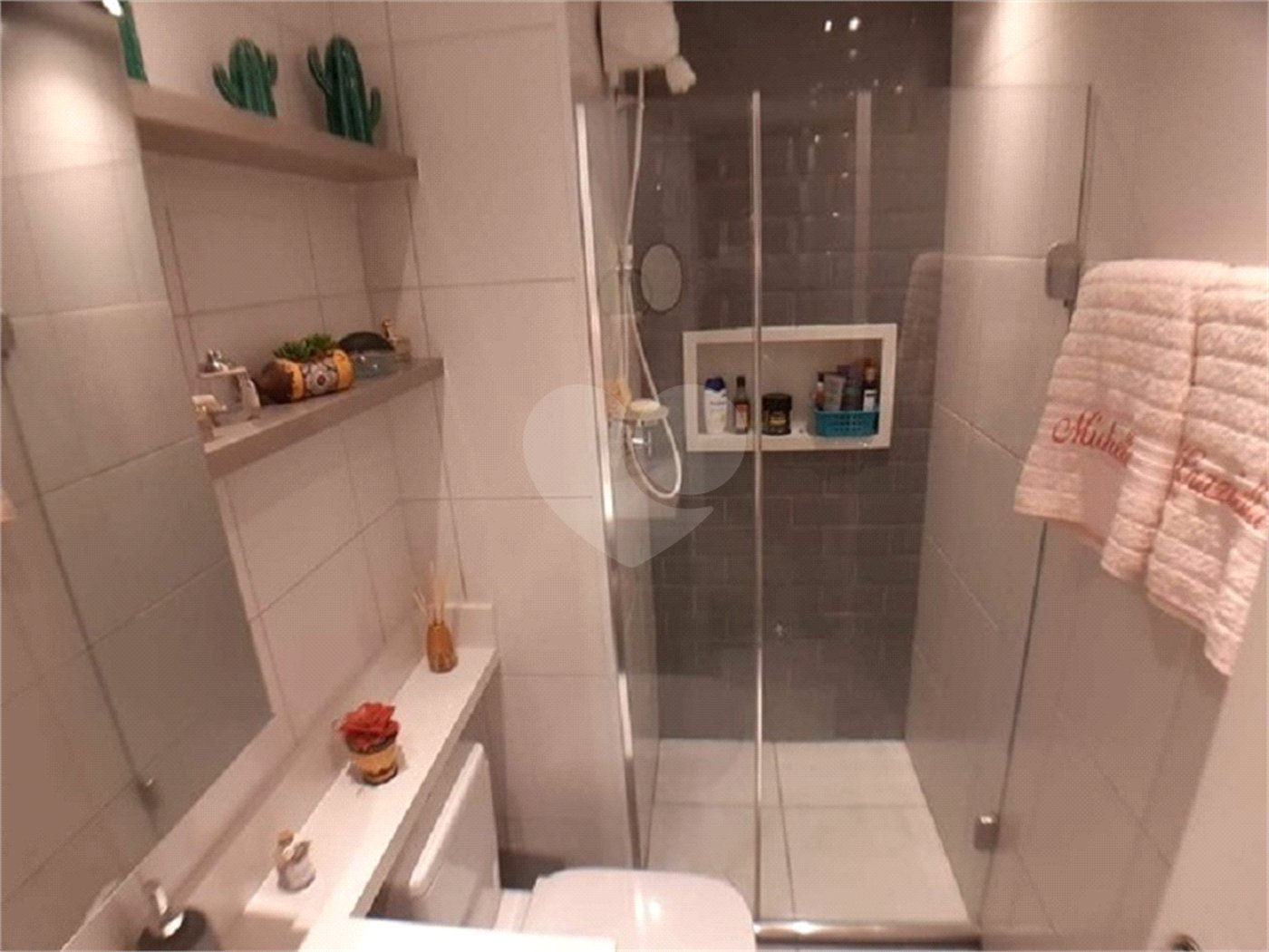 Apartamento com varanda e vaga de garagem à venda no Brás, a 5 minutos do Metrô