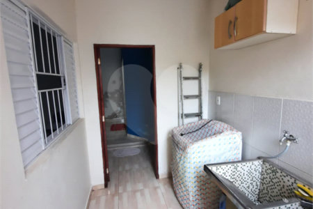 Casa Térrea com 2 dormitórios.
