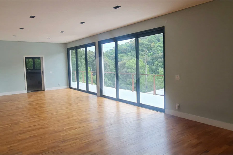 Casa à venda com 3 suítes no condomínio Alpes da Cantareira, Mairiporã - SP