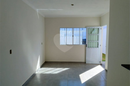Casa nova 2 quartos 1 suíte Jardim Hikari.